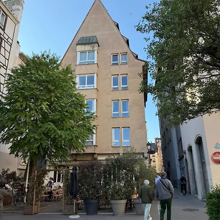 Cathedrale Hyper Center *